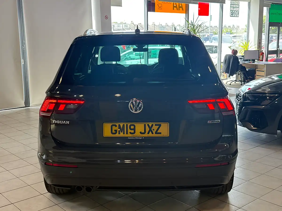 Used 2019 Volkswagen Tiguan Match Grey - Interior and Exterior details 9