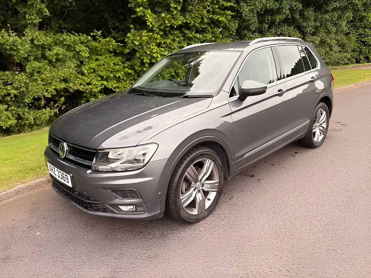 Used 2019 Volkswagen Tiguan Match Grey - Front View
