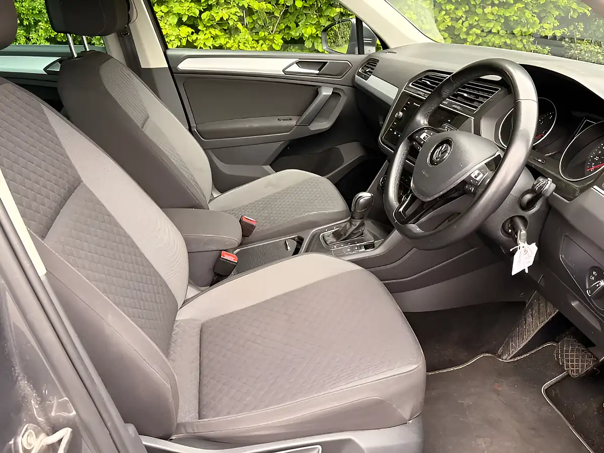 Used 2019 Volkswagen Tiguan Match Grey - Interior and Exterior details 13