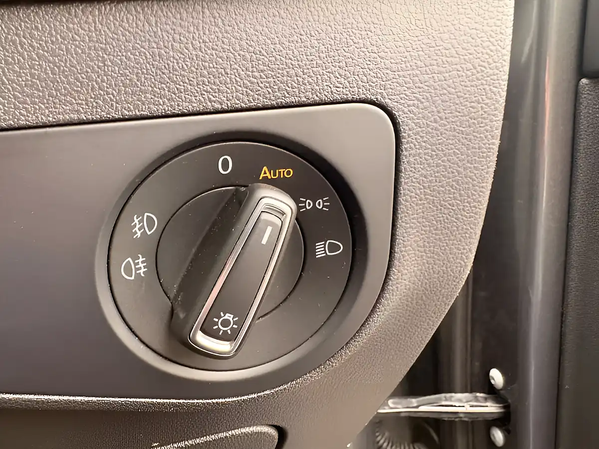 Used 2019 Volkswagen Tiguan Match Grey - Interior and Exterior details 15