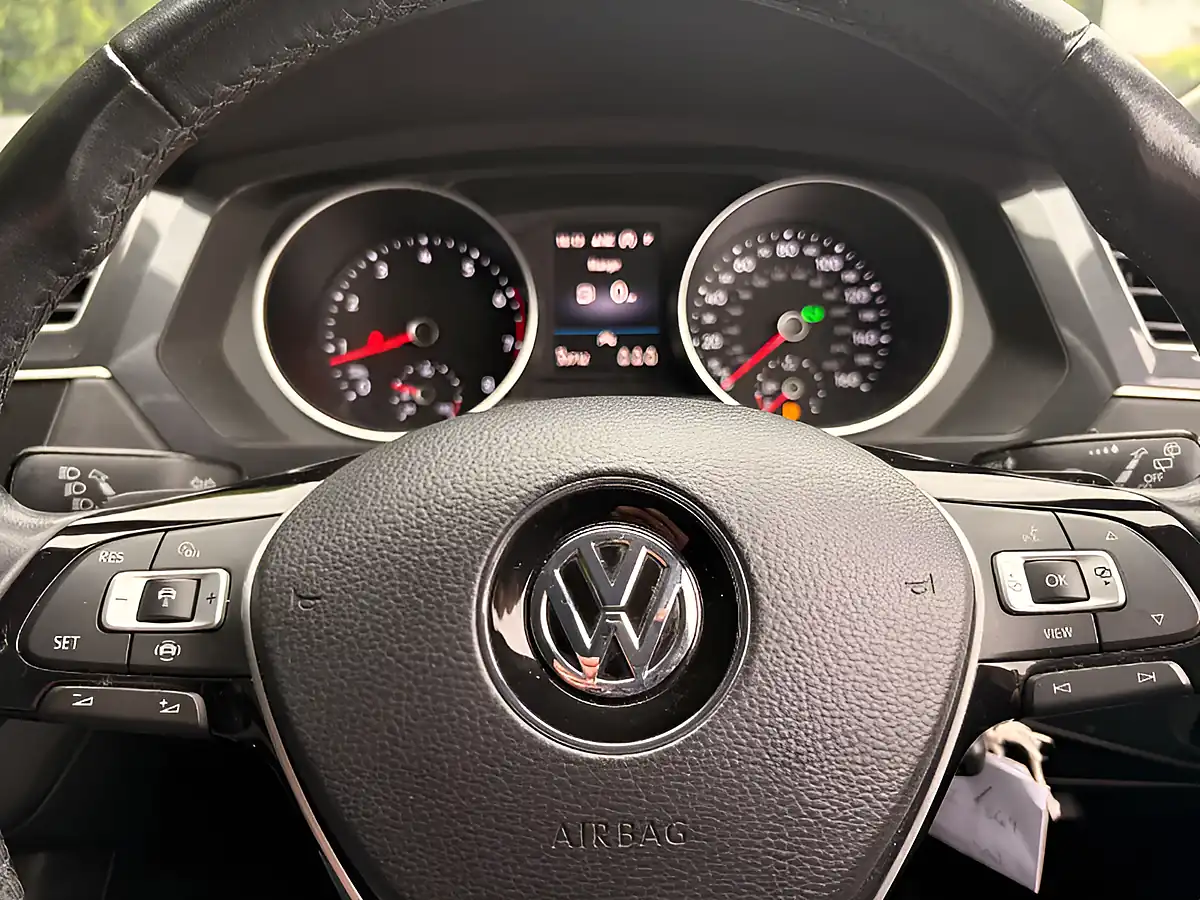Used 2019 Volkswagen Tiguan Match Grey - Interior and Exterior details 16