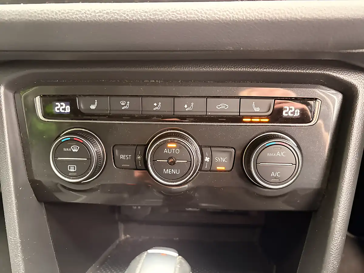 Used 2019 Volkswagen Tiguan Match Grey - Interior and Exterior details 19
