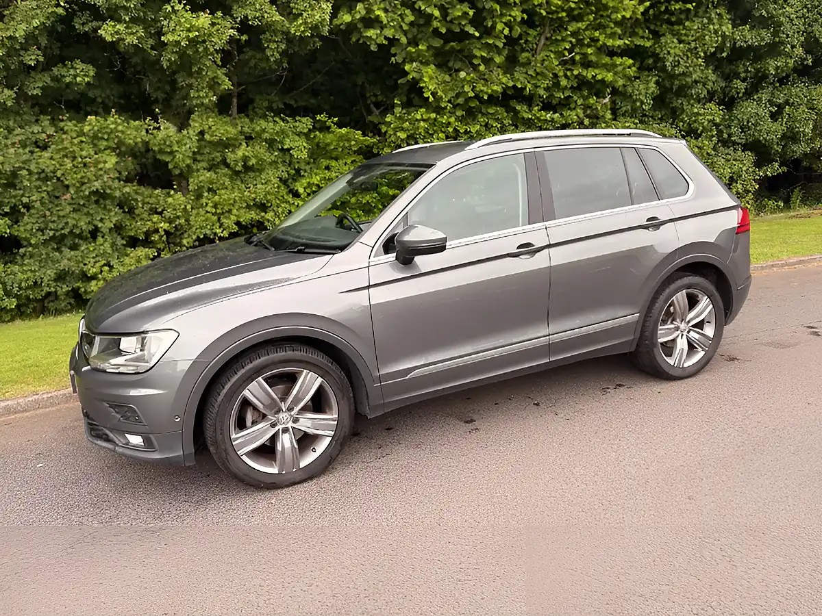Used 2019 Volkswagen Tiguan Match Grey - Interior and Exterior details 2