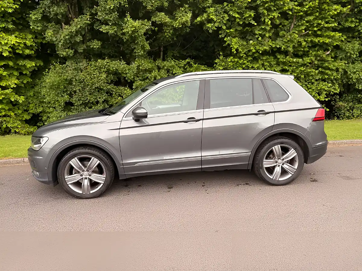 Used 2019 Volkswagen Tiguan Match Grey - Interior and Exterior details 3