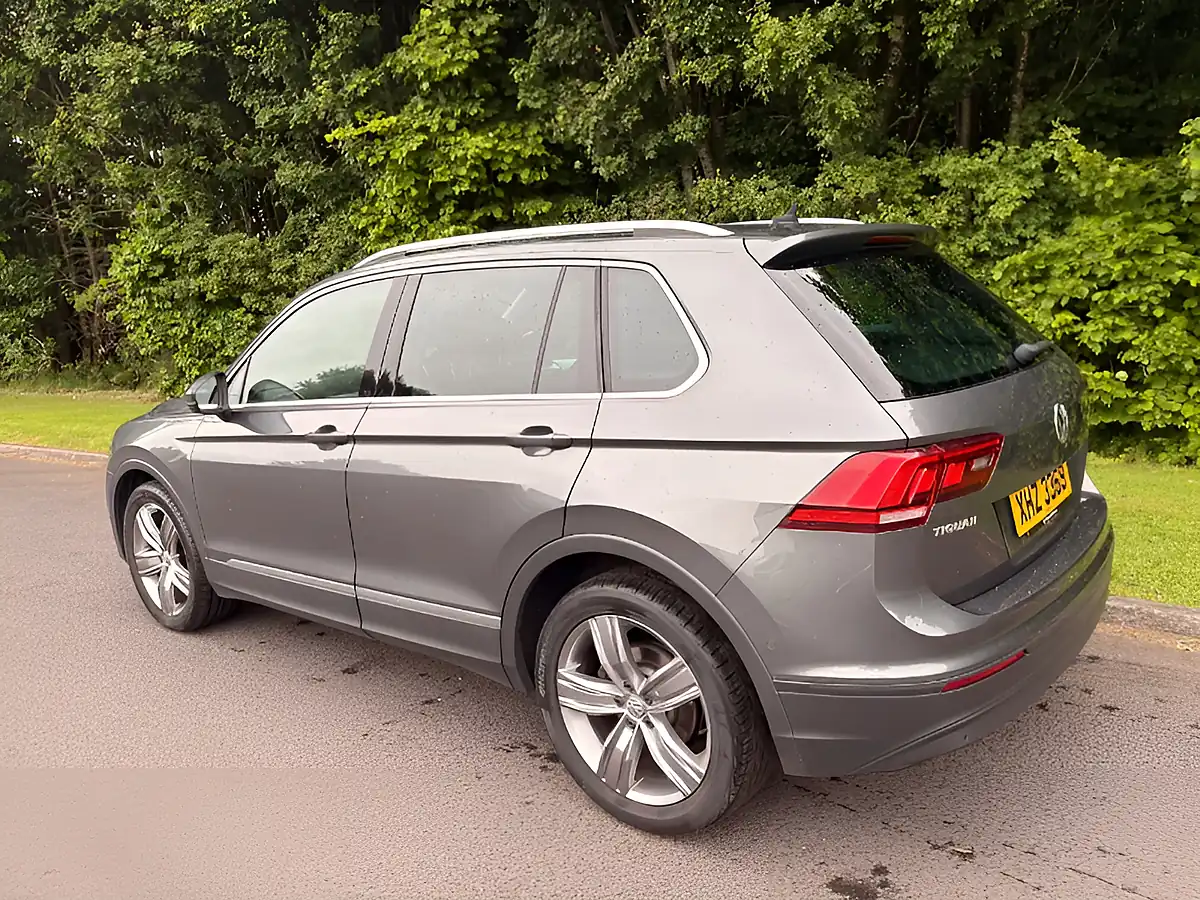 Used 2019 Volkswagen Tiguan Match Grey - Interior and Exterior details 4