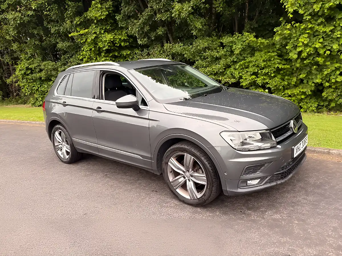Used 2019 Volkswagen Tiguan Match Grey - Interior and Exterior details 5