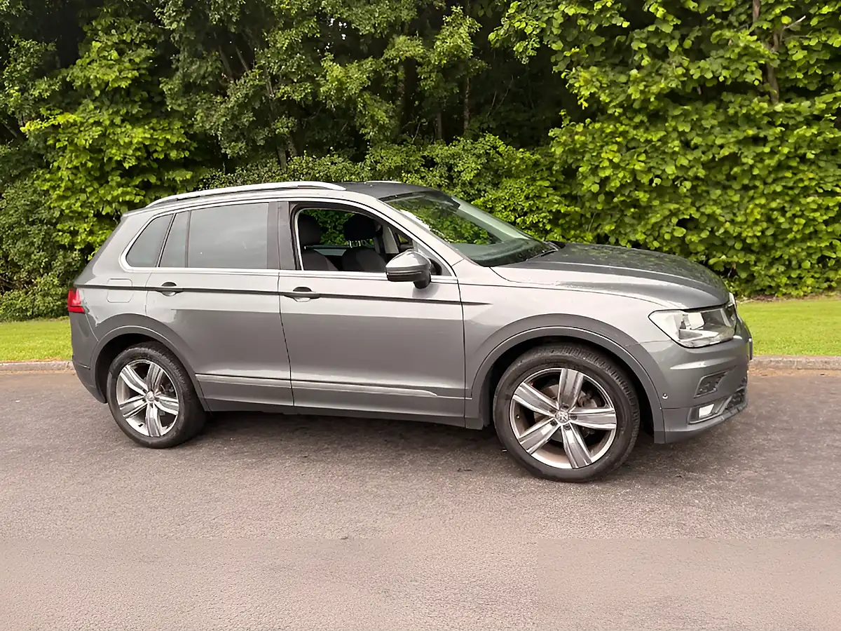 Used 2019 Volkswagen Tiguan Match Grey - Interior and Exterior details 6