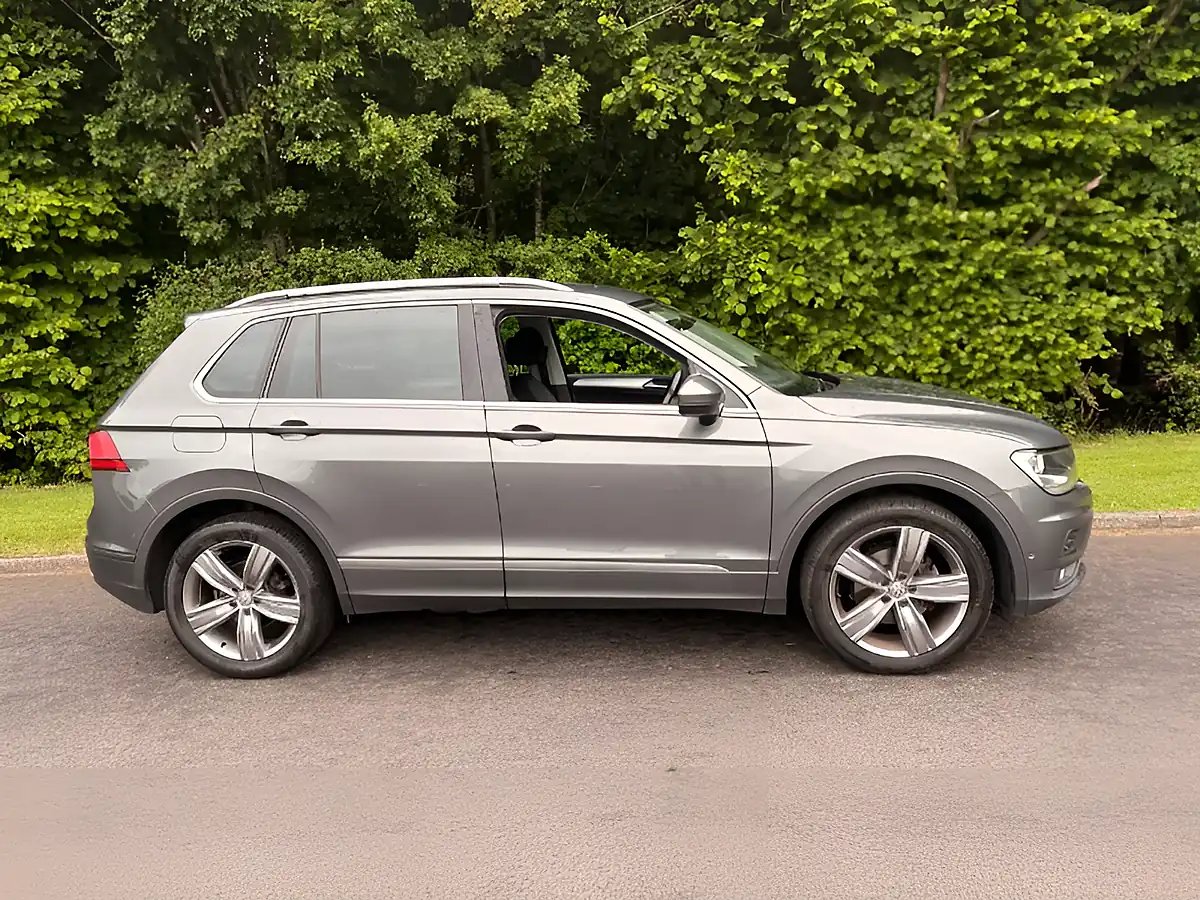 Used 2019 Volkswagen Tiguan Match Grey - Interior and Exterior details 7