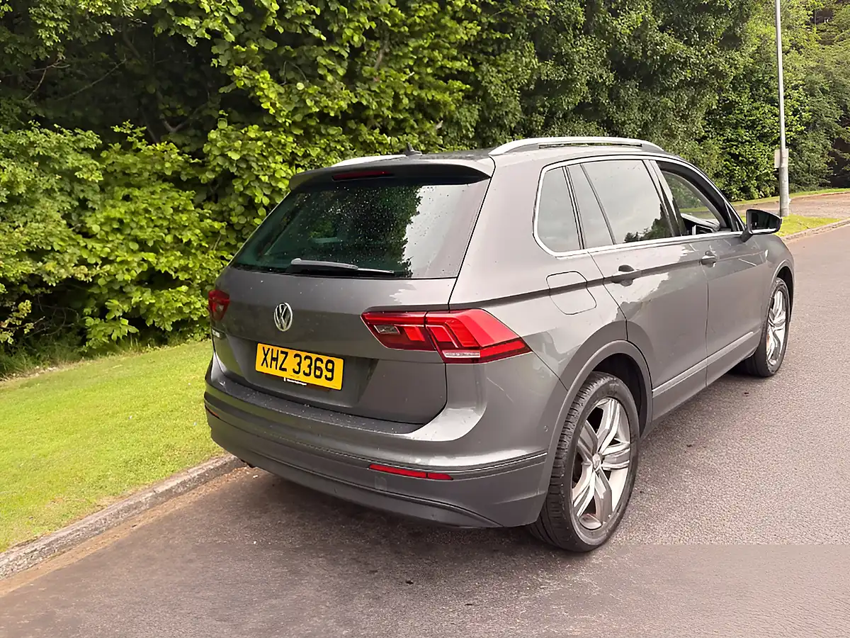 Used 2019 Volkswagen Tiguan Match Grey - Interior and Exterior details 9