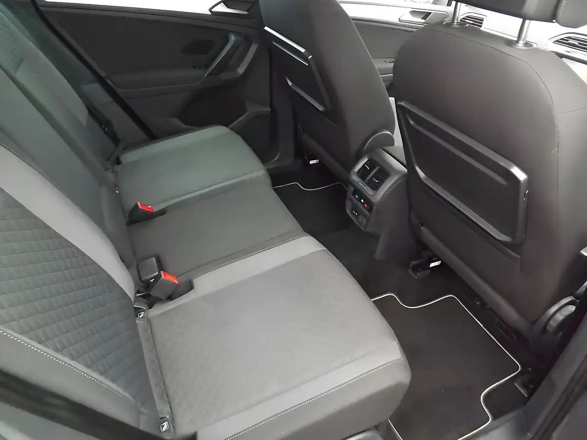 Used 2019 Volkswagen Tiguan Match Grey - Interior and Exterior details 12
