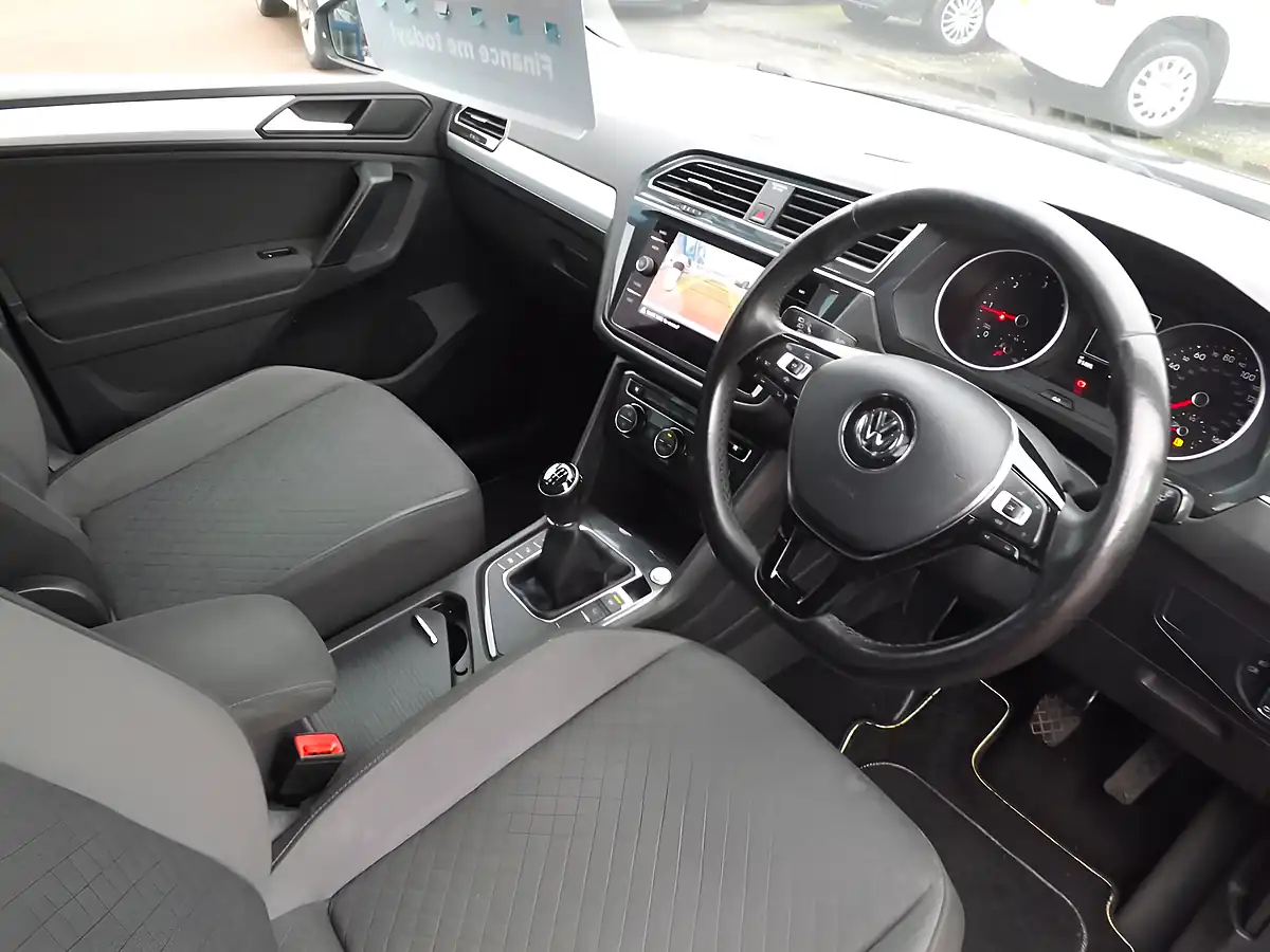 Used 2019 Volkswagen Tiguan Match Grey - Interior and Exterior details 14
