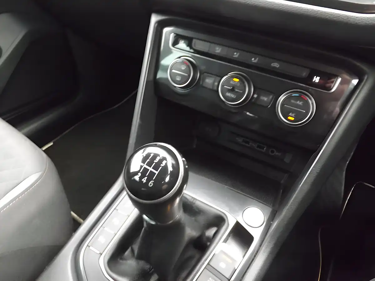 Used 2019 Volkswagen Tiguan Match Grey - Interior and Exterior details 18