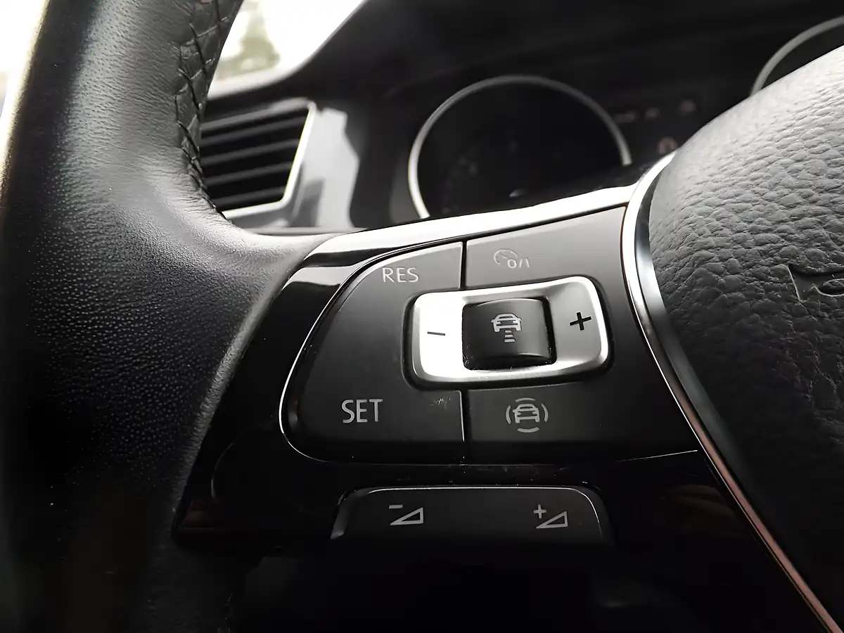 Used 2019 Volkswagen Tiguan Match Grey - Interior and Exterior details 19