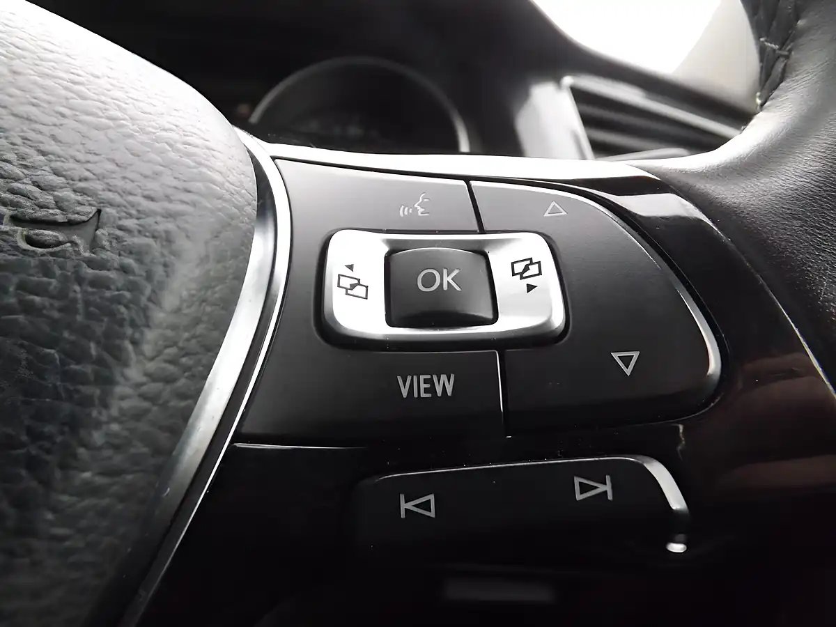 Used 2019 Volkswagen Tiguan Match Grey - Interior and Exterior details 20