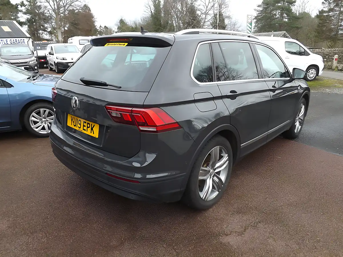 Used 2019 Volkswagen Tiguan Match Grey - Interior and Exterior details 7