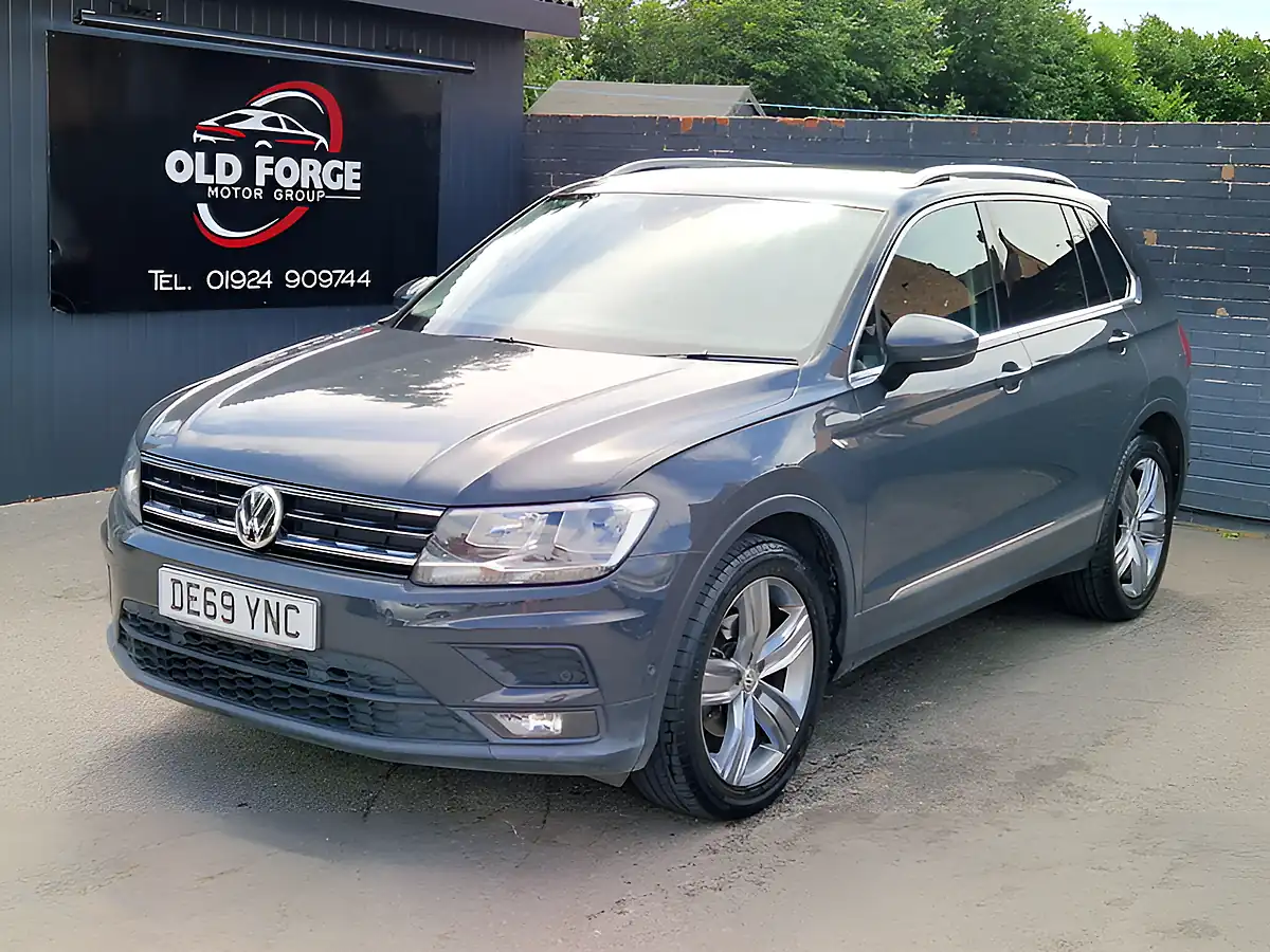 Used 2019 Volkswagen Tiguan Match Grey - Front View