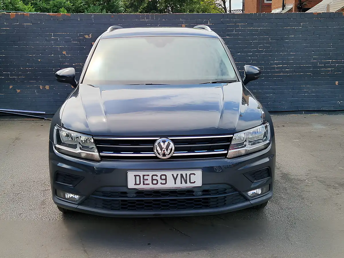 Used 2019 Volkswagen Tiguan Match Grey - Interior and Exterior details 4