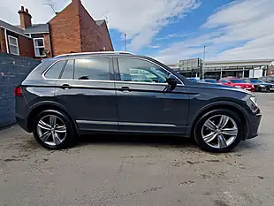Used 2019 Volkswagen Tiguan Match Grey - Interior and Exterior details 7