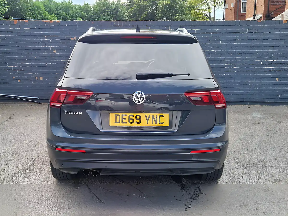 Used 2019 Volkswagen Tiguan Match Grey - Interior and Exterior details 9