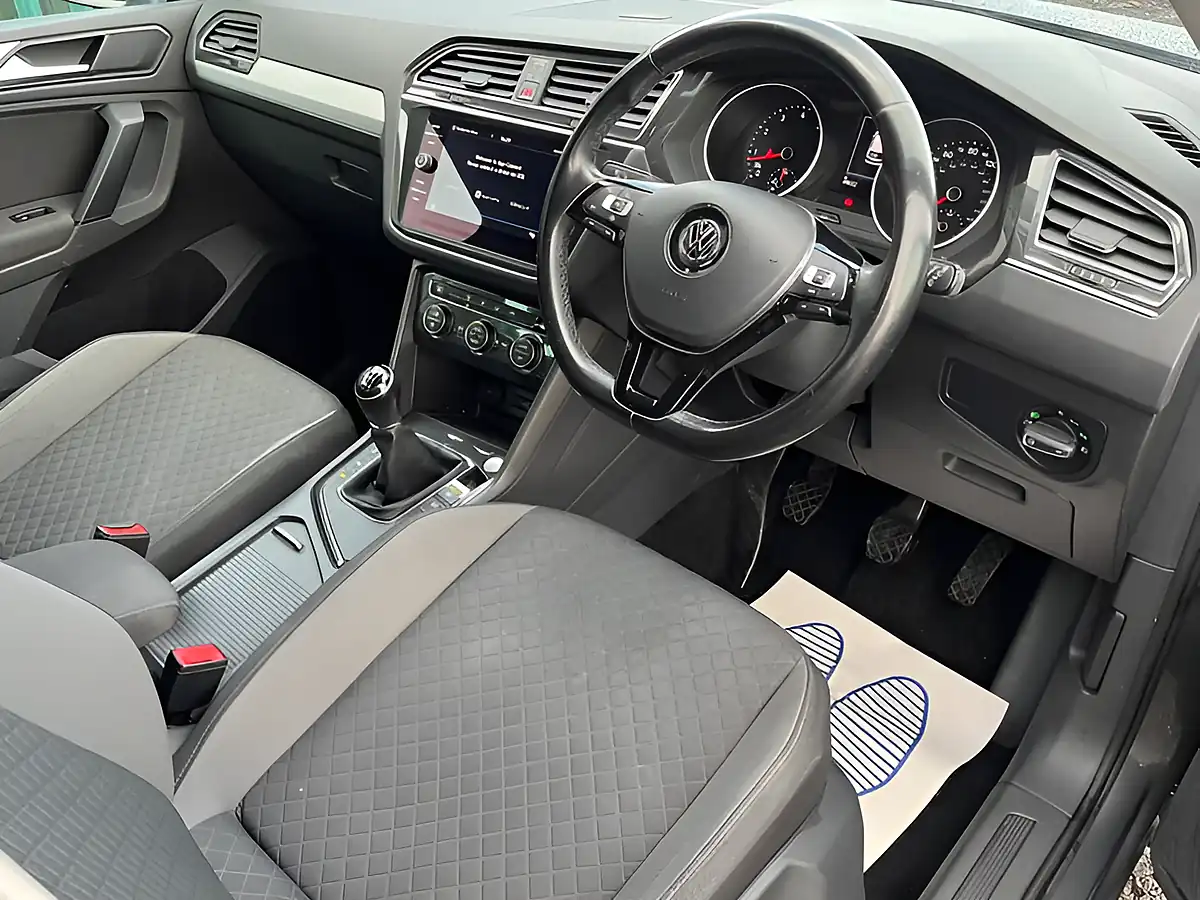 Used 2019 Volkswagen Tiguan Match Grey - Interior and Exterior details 14