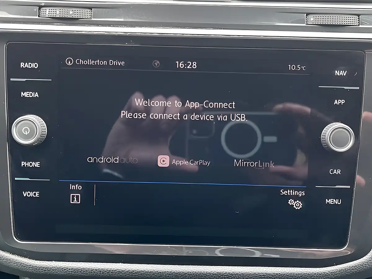 Used 2019 Volkswagen Tiguan Match Grey - Interior and Exterior details 19