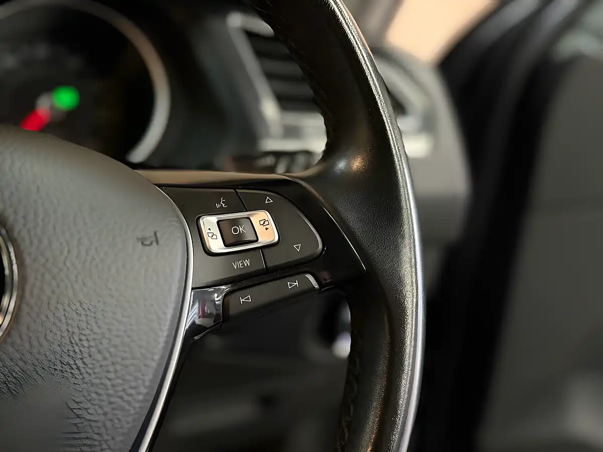 Used 2019 Volkswagen Tiguan Match Grey - Interior and Exterior details 11