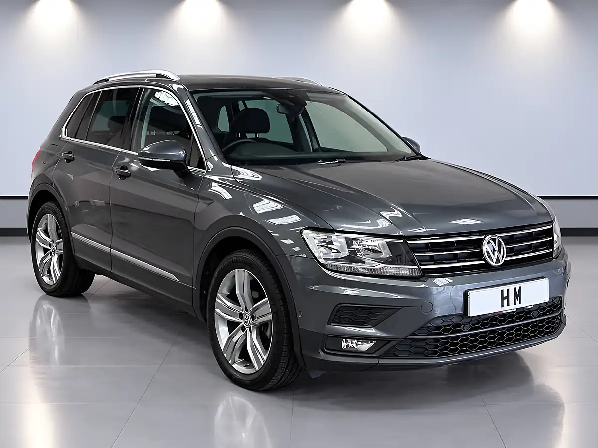Used 2019 Volkswagen Tiguan Match Grey - Interior and Exterior details 12
