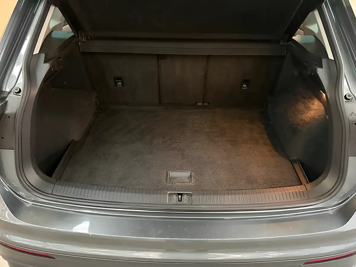 Used 2019 Volkswagen Tiguan Match Grey - Interior and Exterior details 20