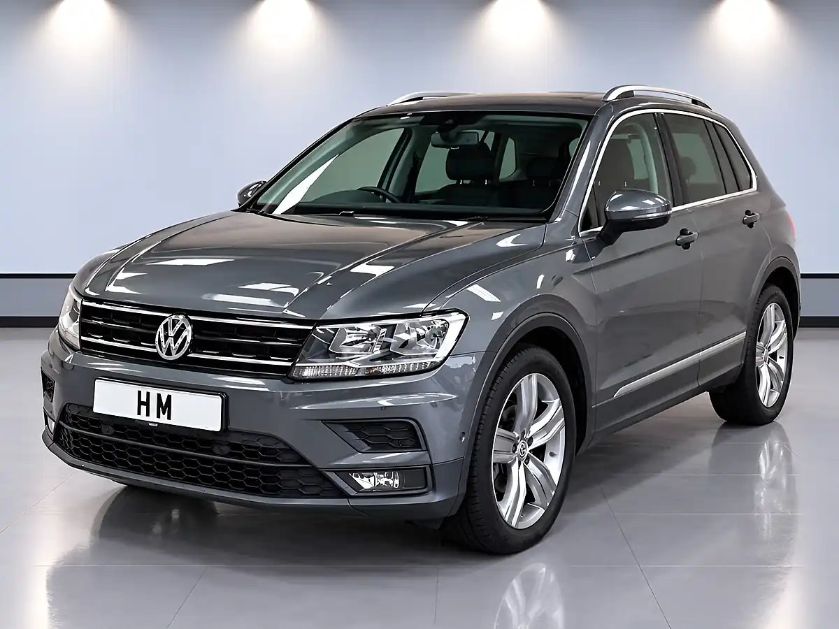 Used 2019 Volkswagen Tiguan Match Grey - Interior and Exterior details 4
