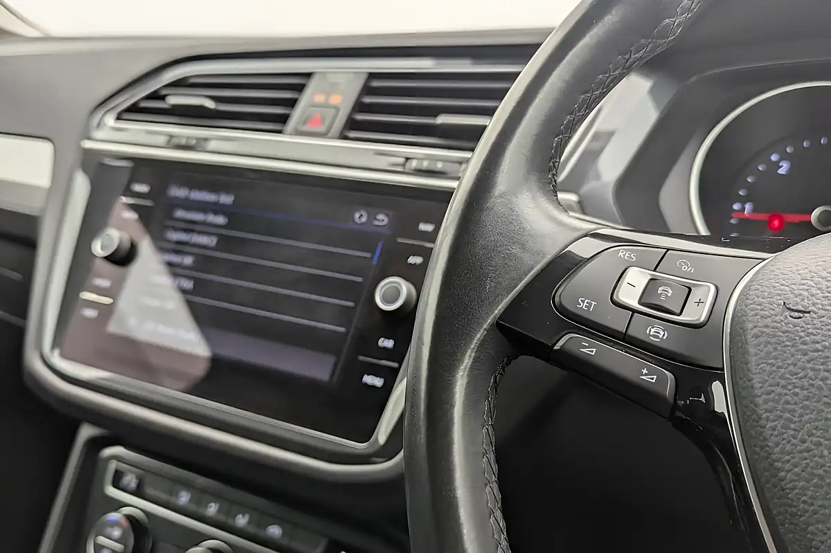 Used 2019 Volkswagen Tiguan Match Indium Grey - Interior and Exterior details 11