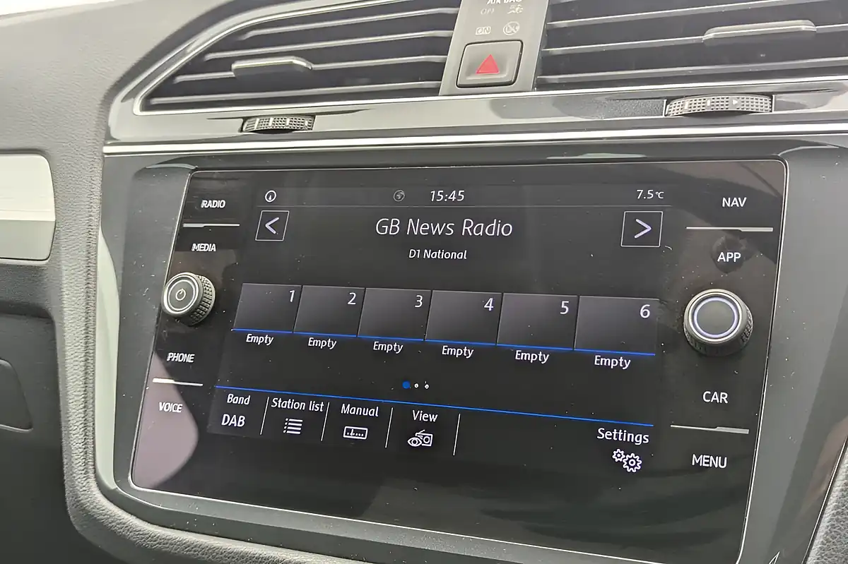 Used 2019 Volkswagen Tiguan Match Indium Grey - Interior and Exterior details 12