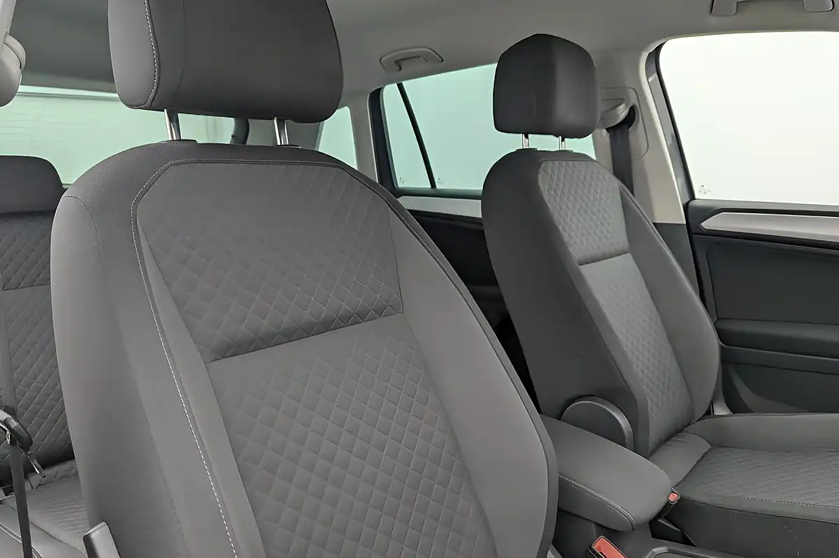 Used 2019 Volkswagen Tiguan Match Indium Grey - Interior and Exterior details 14