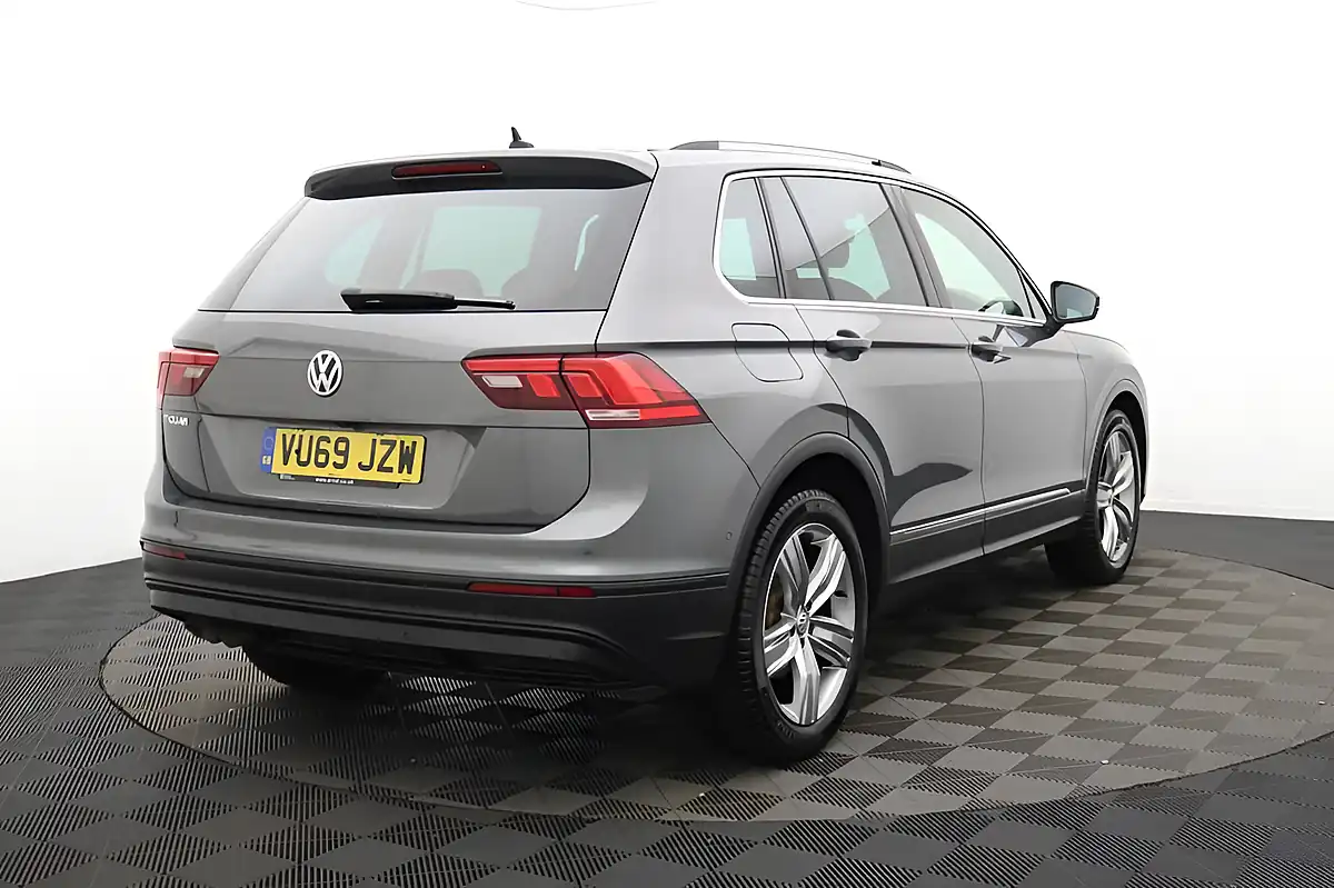 Used 2019 Volkswagen Tiguan Match Indium Grey - Interior and Exterior details 3