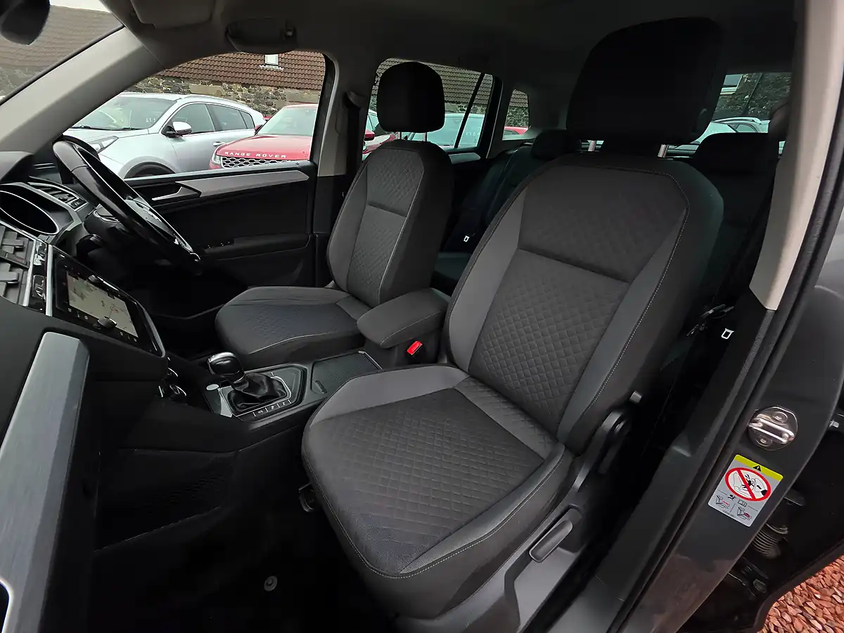 Used 2019 Volkswagen Tiguan Match Indium Grey Metallic - Interior and Exterior details 10