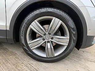 Used 2019 Volkswagen Tiguan Match Silver - Interior and Exterior details 10