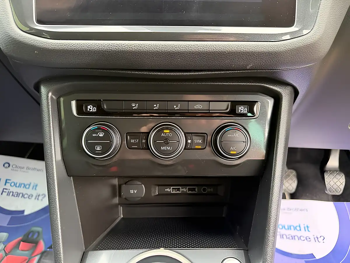 Used 2019 Volkswagen Tiguan Match Silver - Interior and Exterior details 12