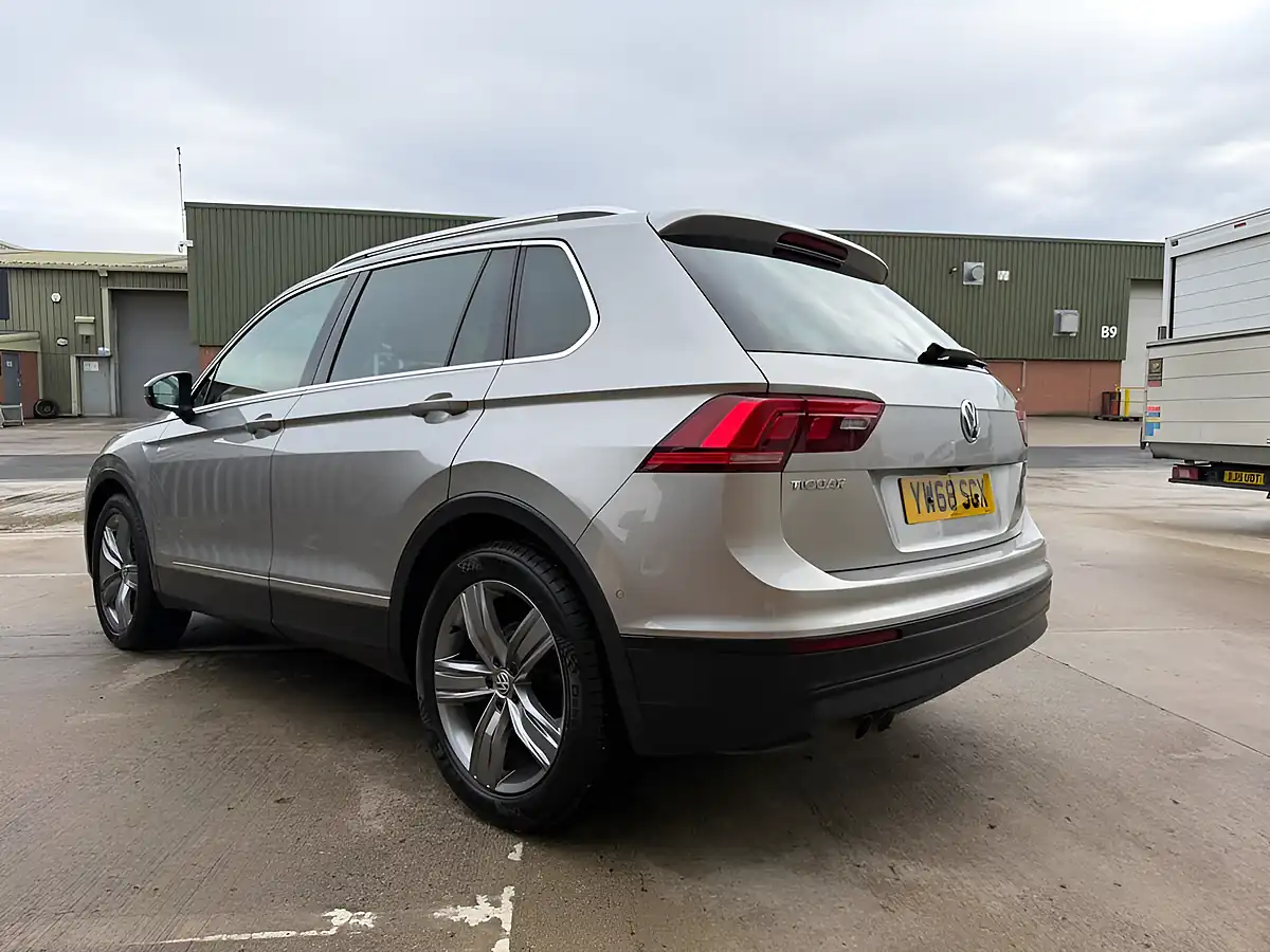 Used 2019 Volkswagen Tiguan Match Silver - Interior and Exterior details 3