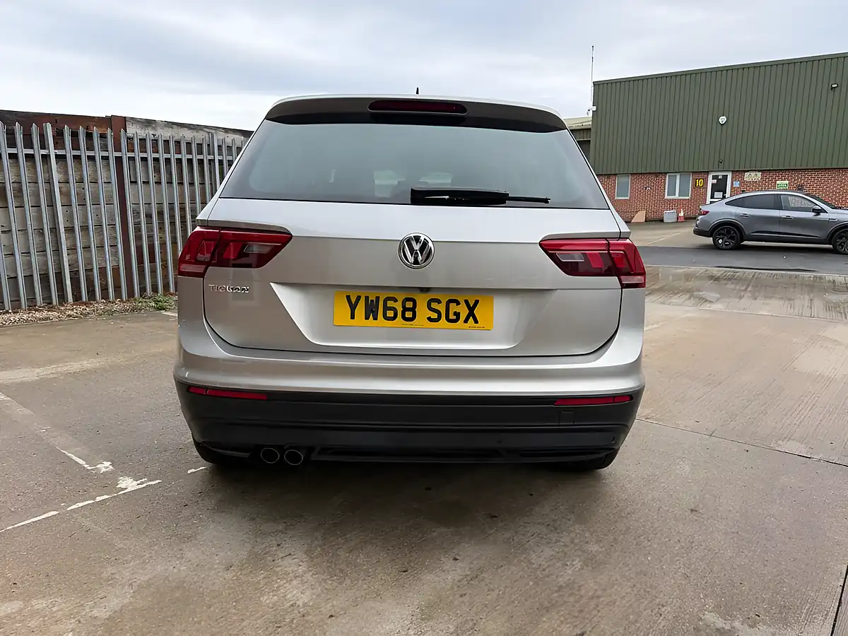 Used 2019 Volkswagen Tiguan Match Silver - Interior and Exterior details 6