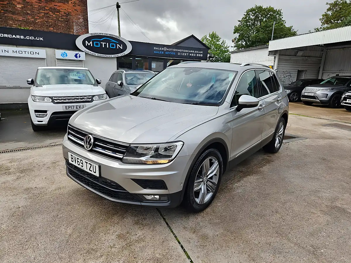 Used 2019 Volkswagen Tiguan Match Silver - Interior and Exterior details 13