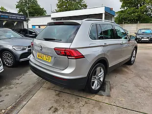 Used 2019 Volkswagen Tiguan Match Silver - Interior and Exterior details 17
