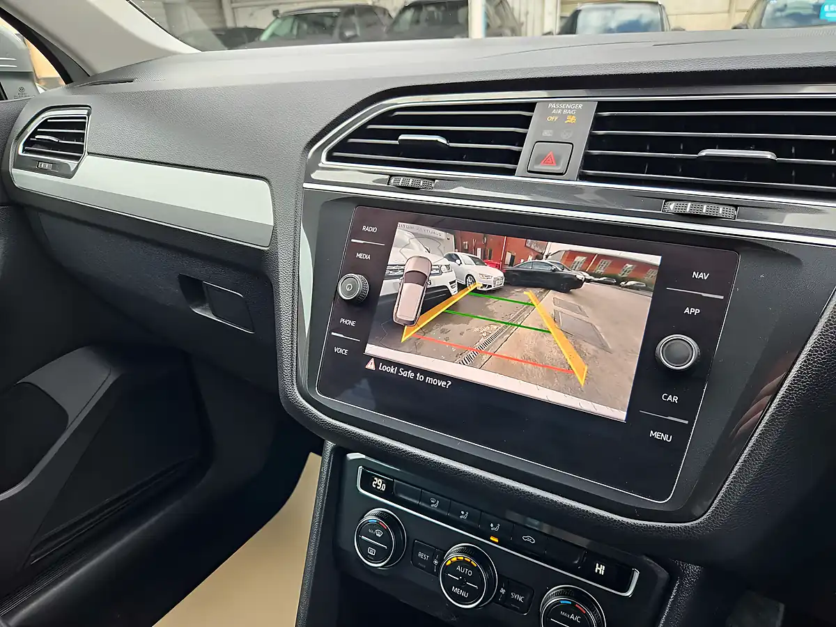 Used 2019 Volkswagen Tiguan Match Silver - Interior and Exterior details 5