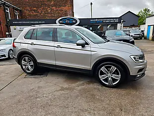 Used 2019 Volkswagen Tiguan Match Silver - Interior and Exterior details 9