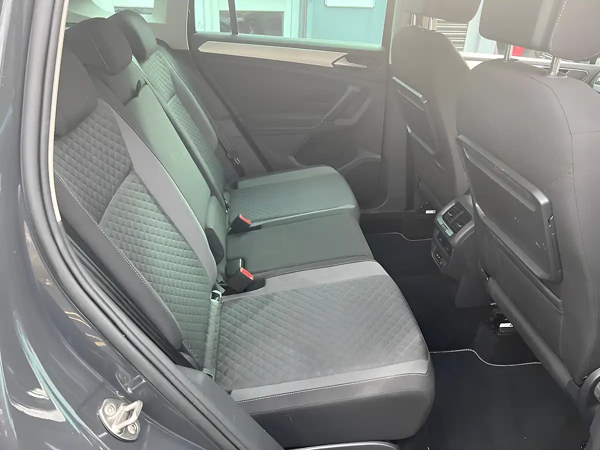Used 2019 Volkswagen Tiguan Match Urano Grey - Interior and Exterior details 11