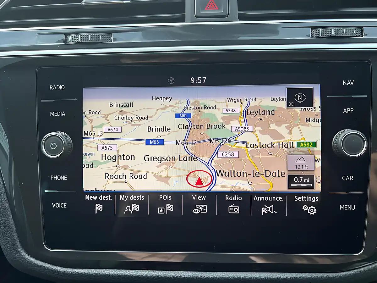 Used 2019 Volkswagen Tiguan Match Urano Grey - Interior and Exterior details 15