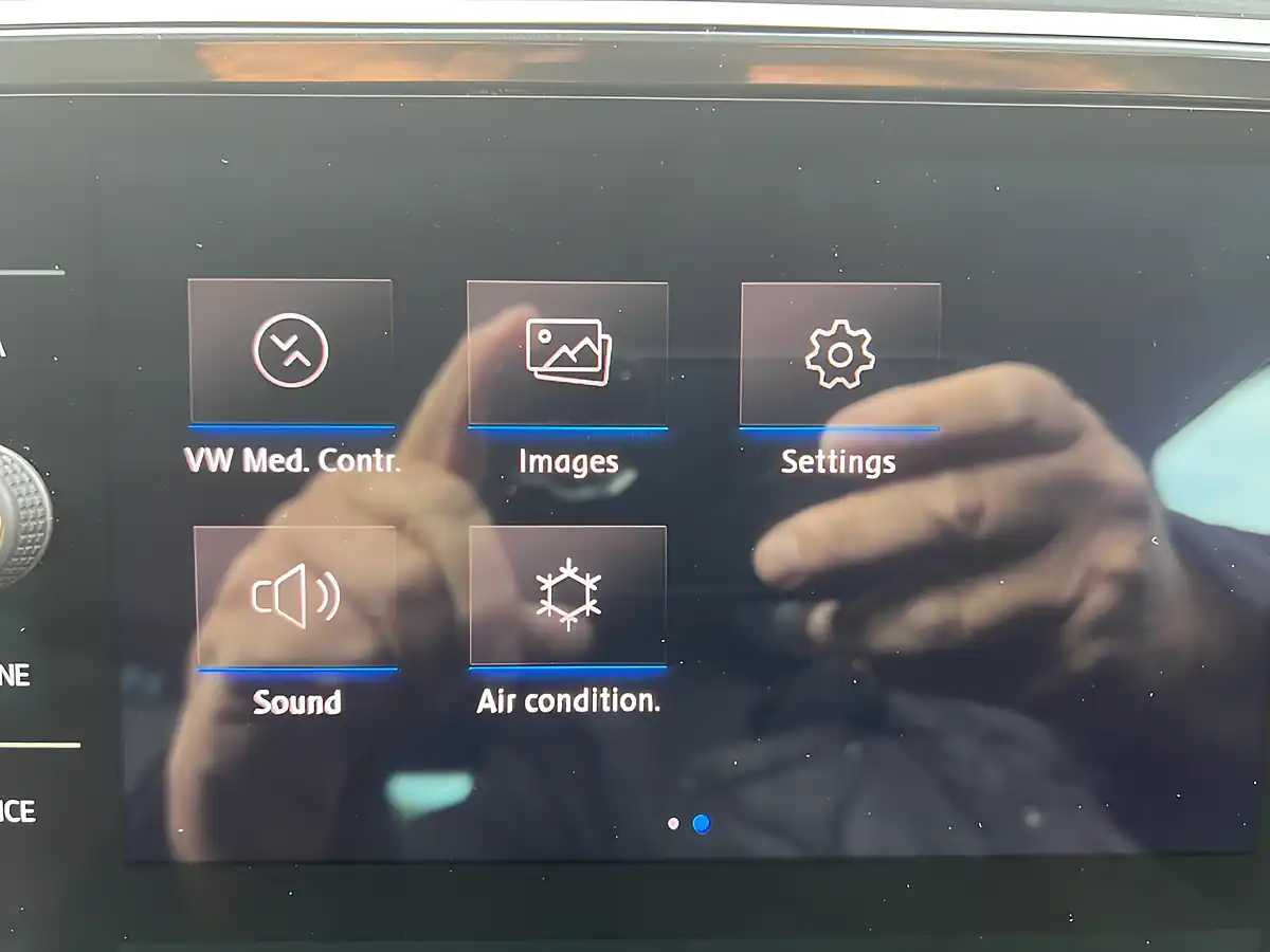 Used 2019 Volkswagen Tiguan Match Urano Grey - Interior and Exterior details 16