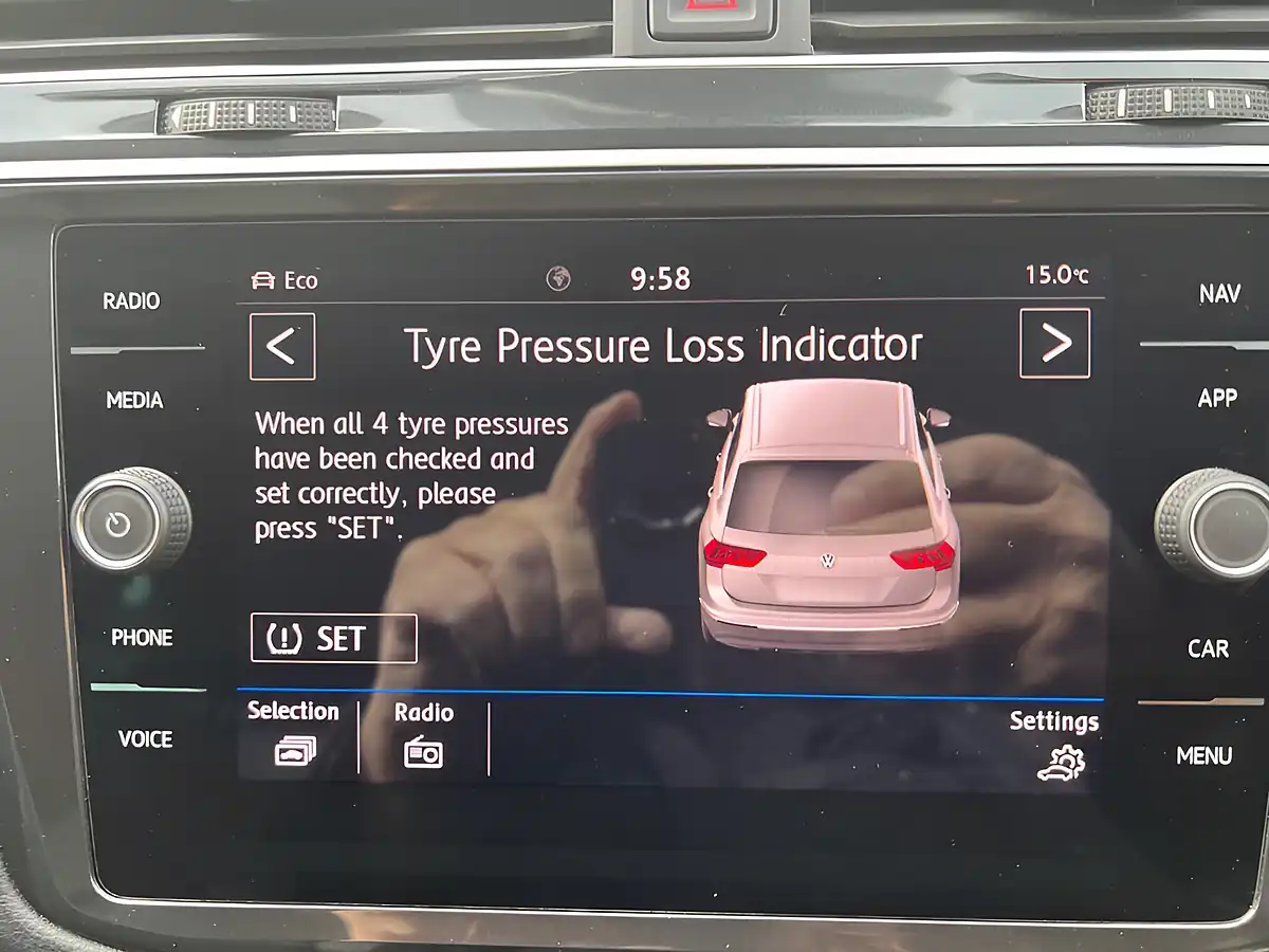Used 2019 Volkswagen Tiguan Match Urano Grey - Interior and Exterior details 17