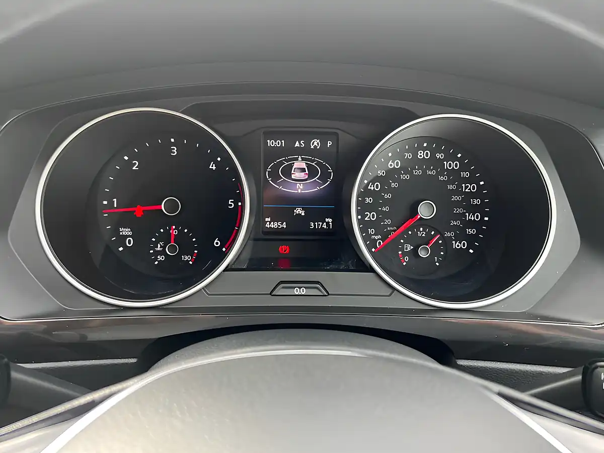 Used 2019 Volkswagen Tiguan Match Urano Grey - Interior and Exterior details 19