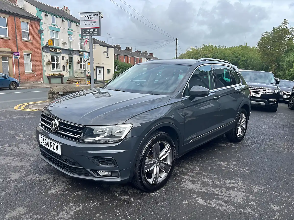 Used 2019 Volkswagen Tiguan Match Urano Grey - Interior and Exterior details 3