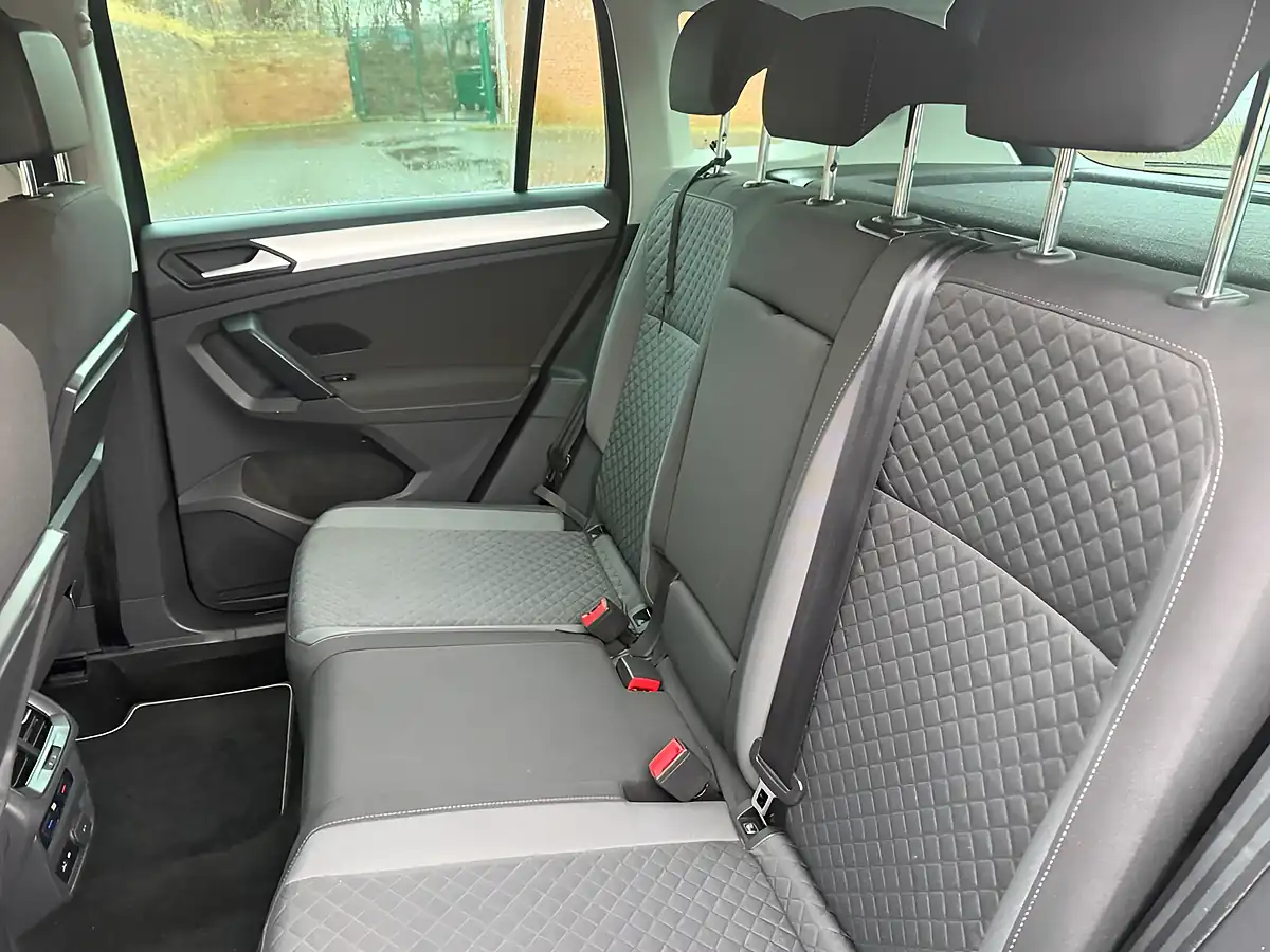 Used 2019 Volkswagen Tiguan Match Urano Grey - Interior and Exterior details 11
