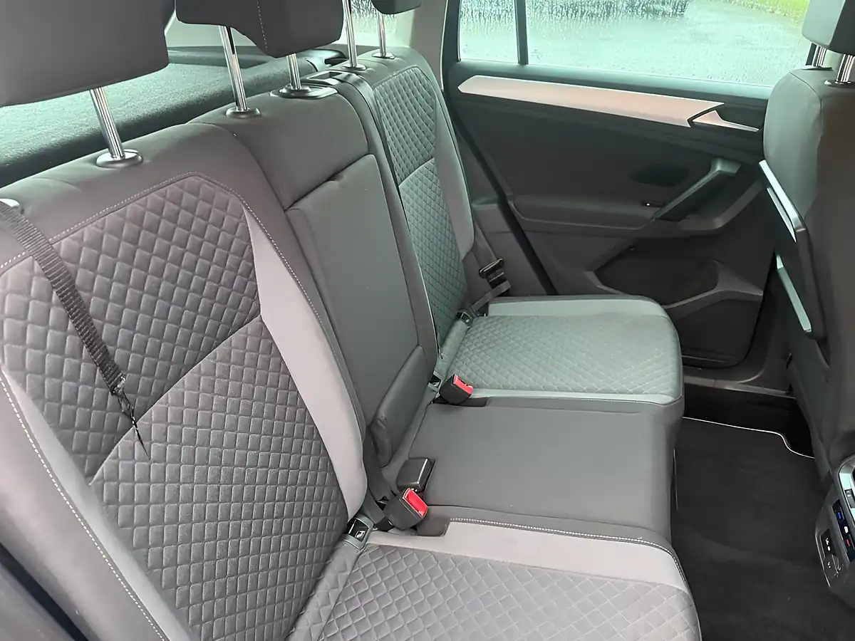 Used 2019 Volkswagen Tiguan Match Urano Grey - Interior and Exterior details 13